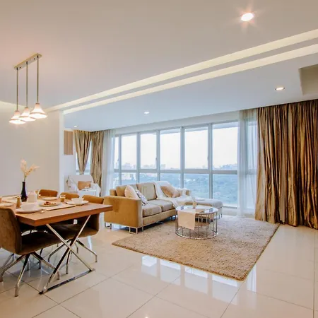 Naibnb In Regalia Residence Kuala Lumpur Exterior photo