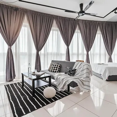 Naibnb In Regalia Residence Kuala Lumpur Exterior photo