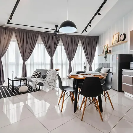 Naibnb In Regalia Residence Kuala Lumpur Exterior photo