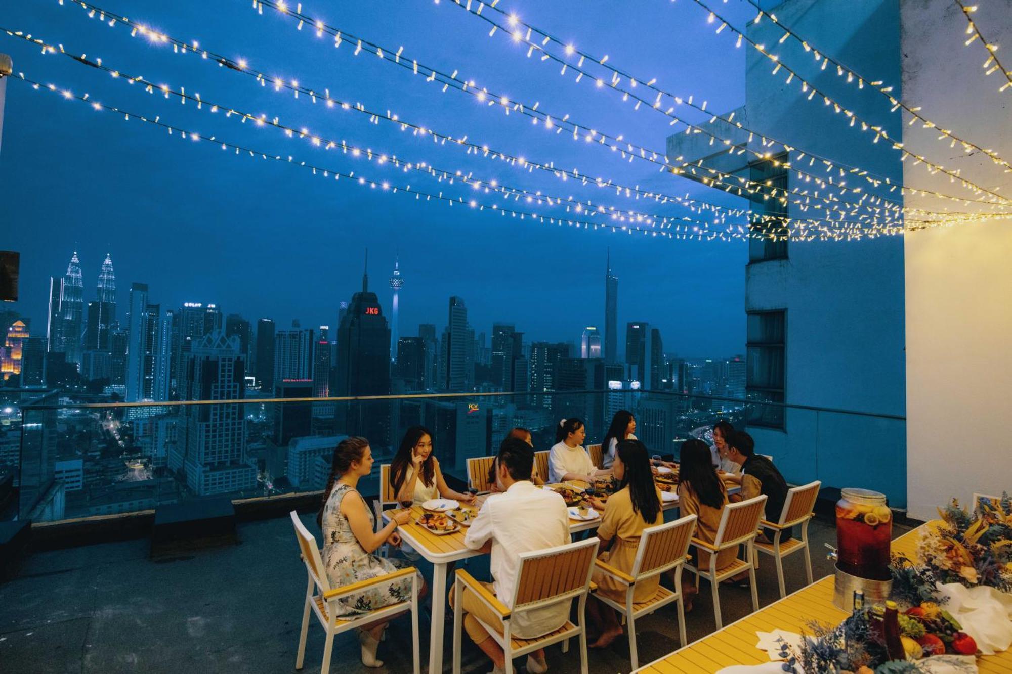Naibnb In Regalia Apartment Kuala Lumpur