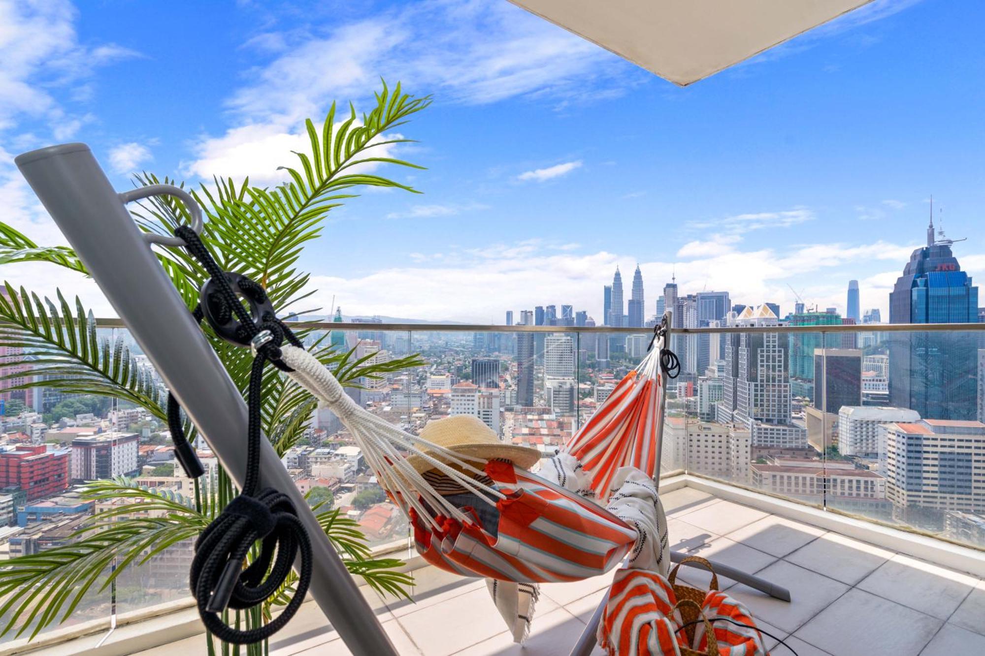 Apartment Naibnb In Regalia Kuala Lumpur